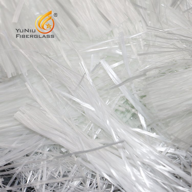 Hilos cortados de fibra de vidrio de distribución uniforme de alta resistencia mecánica de alta calidad para tapete de agujas